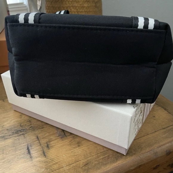 Black Tote with White Accents - Picture 10 of 13